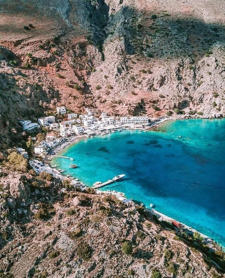 Loutro Holidays エクステリア 写真