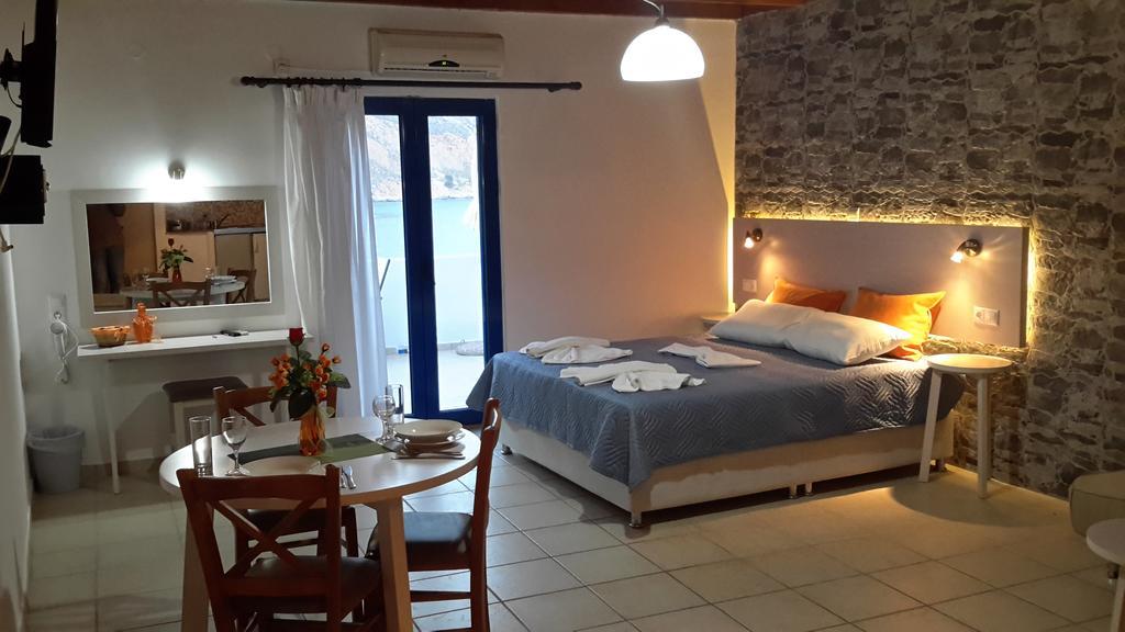 Loutro Holidays エクステリア 写真