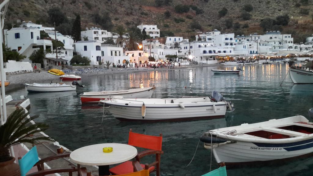 Loutro Holidays エクステリア 写真