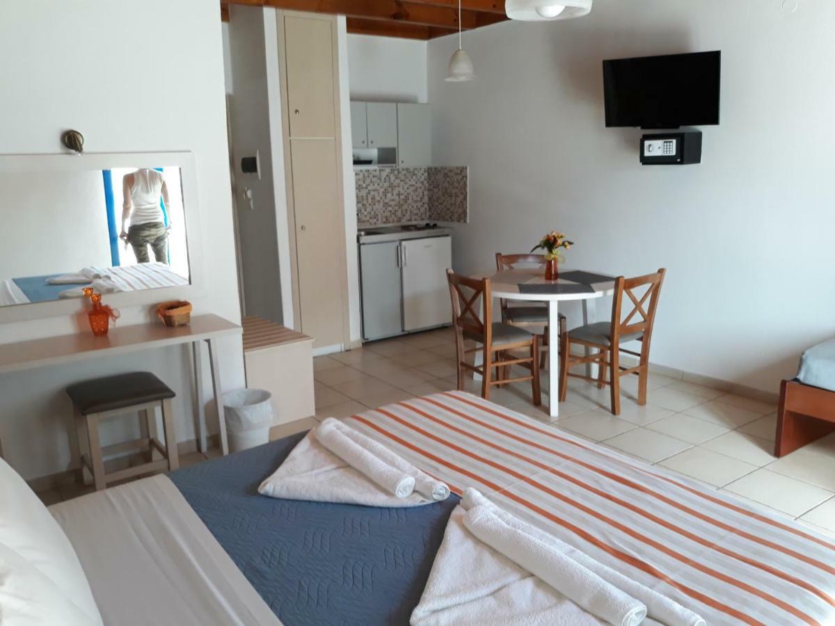Loutro Holidays エクステリア 写真