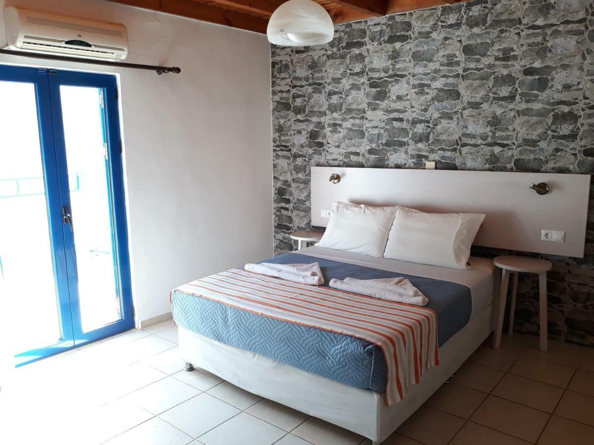 Loutro Holidays エクステリア 写真